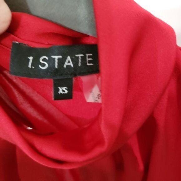 NWT 1. State Keyhole Charmeuse Blouse In Vibrant Red Size XS - Picture 9 of 9